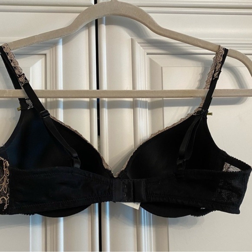 NWOT Piege Lingerie Bra Size 34B in Black with Cream Embroidery - Picture 7 of 10